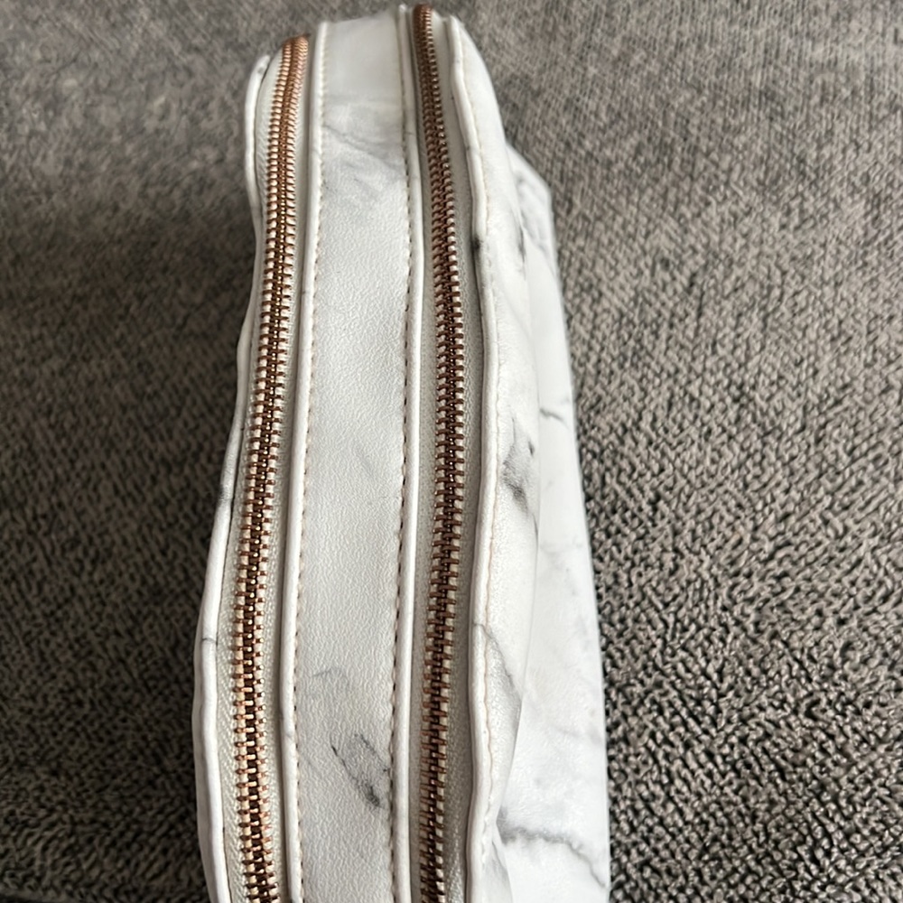 Makeup Bag - Picture 2 of 3